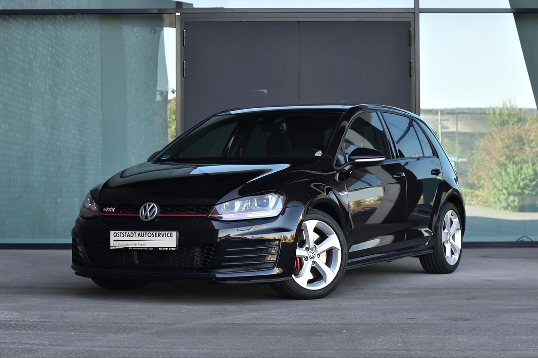 VW Golf VII GTI aus dem Gebrauchtwagenangebot, Frontansicht